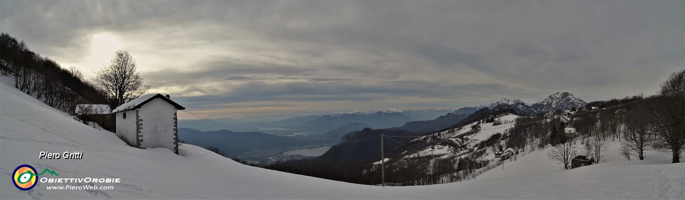 77 Salendo al Monte Tesoro vista verso il Monte Ocone, prima cimetta della costiera.jpg